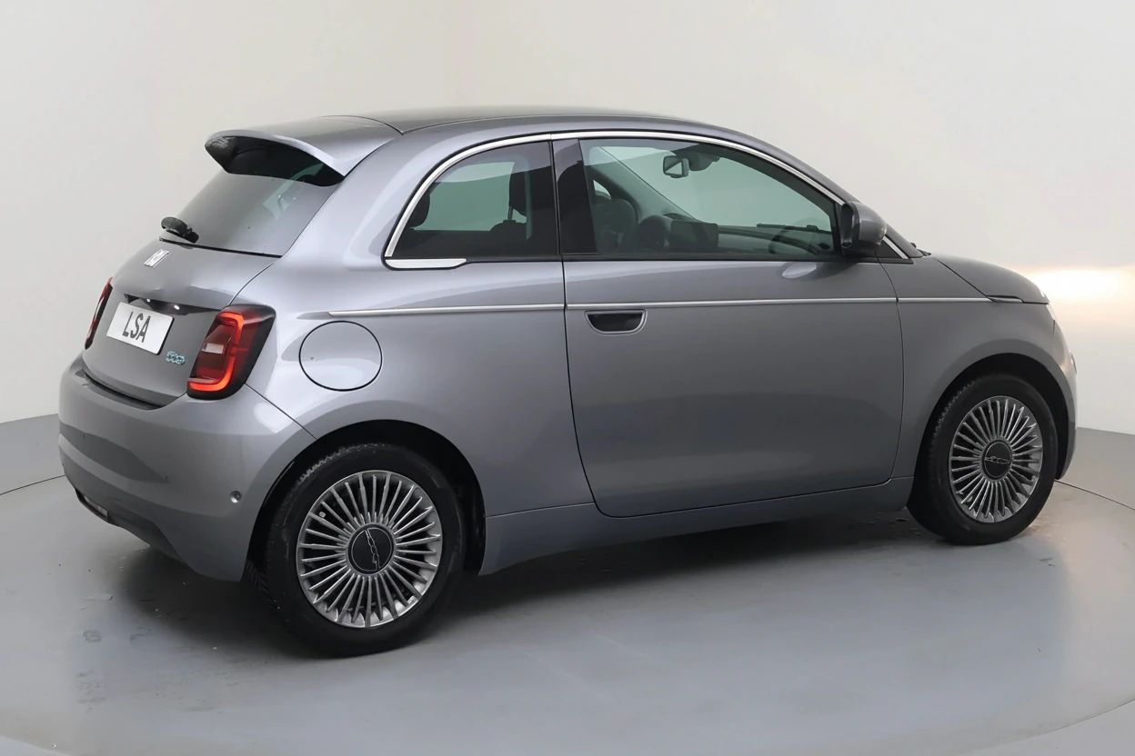 Fiat 500E — vue 3