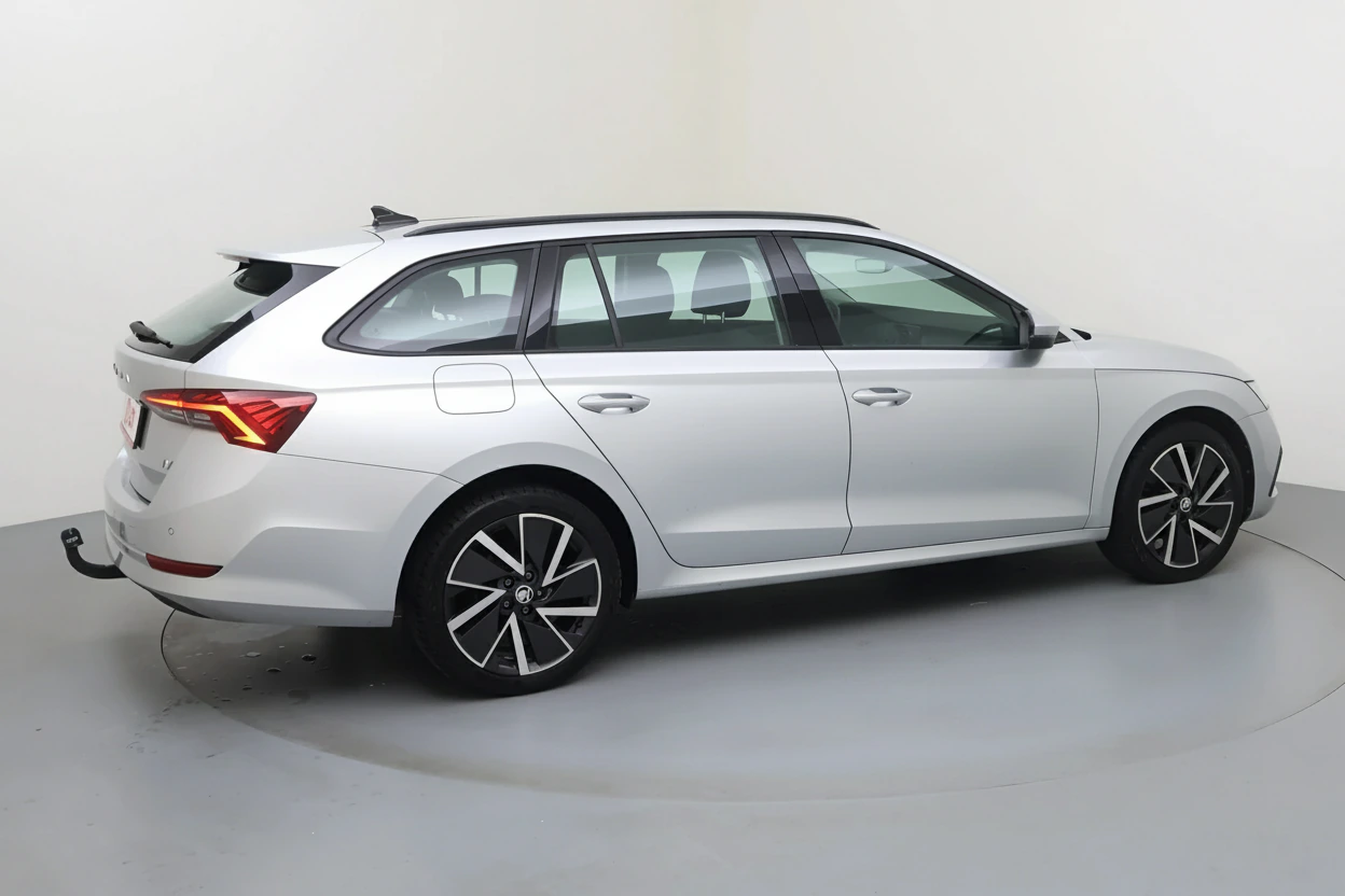 Skoda Octavia Combi — vue 3