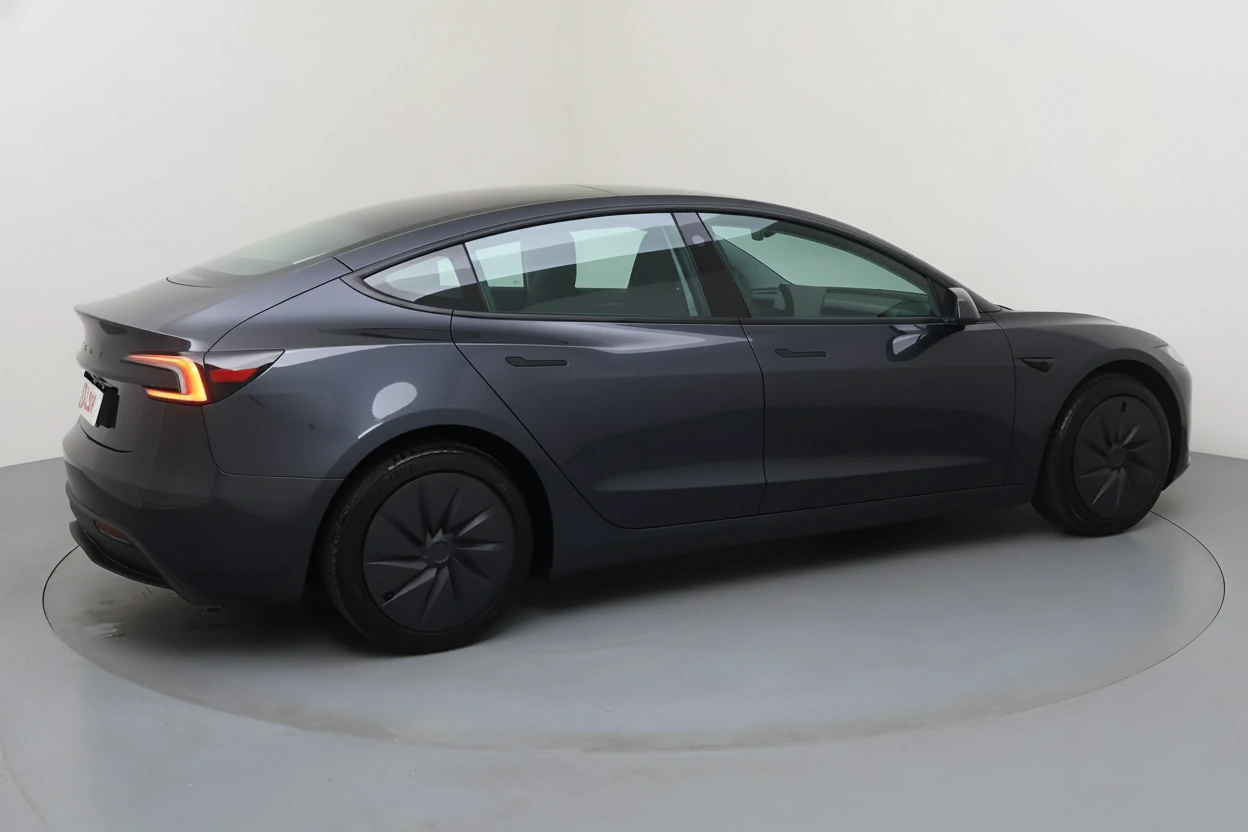 Tesla Model 3 — vue 3